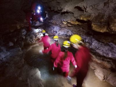 ガンガラーの谷　南の島の洞窟体験