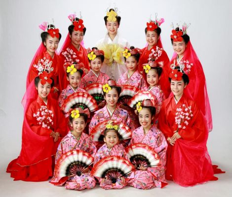 Dancing Team Hanawarabi