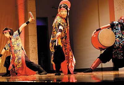 2 派遣冲绳传统艺术表演技