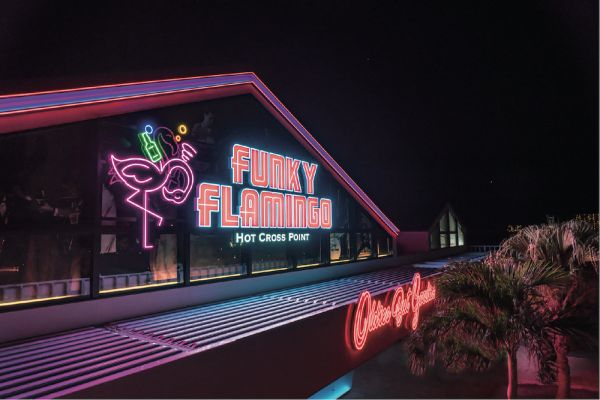 オールディーズライブ＆ダイニングバー Funky Flamingo